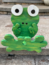 Load image into Gallery viewer, **Pre Order Outdoor Frog Porch Pet