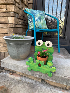 **Pre Order Outdoor Frog Porch Pet
